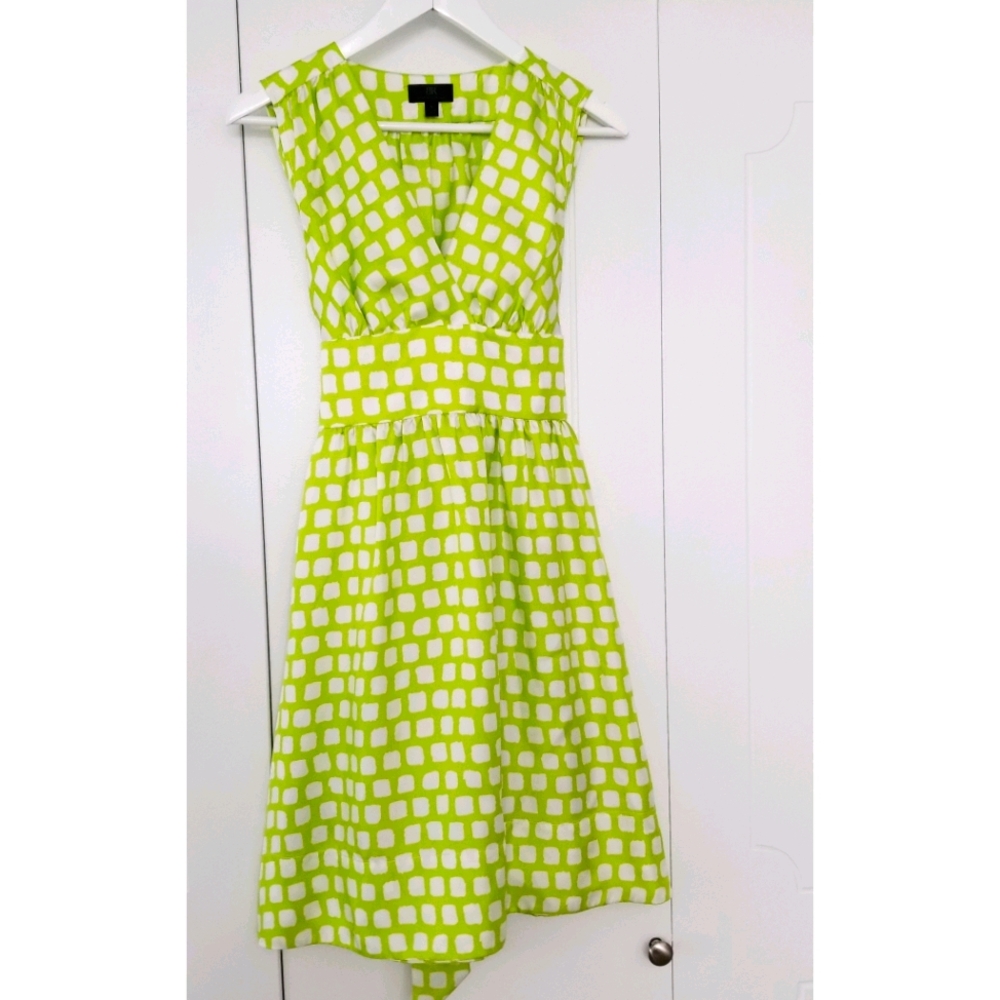 (Sold)NWOT Banana Republic silk dress SZ0 Neon Green